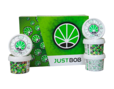 Kit JustBob Erba Legale - Sfondo Verde con Barattoli